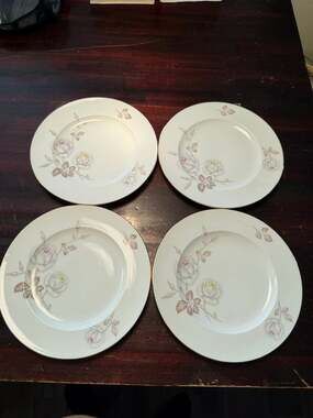 Set of 4 Fine China Salad Plates - 7.5" - Yellow/ Pink Rose Floral - Gold Trim
